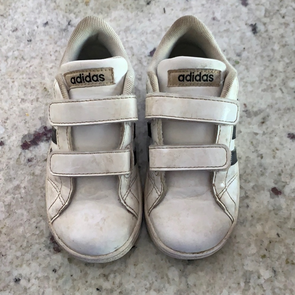 Adidas Sneakers